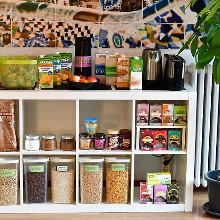 Fabrizzios Terrace Hostel Барселона Екстериор снимка