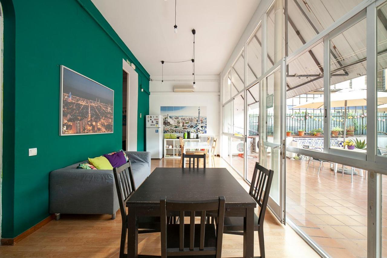 Fabrizzios Terrace Hostel Барселона Екстериор снимка