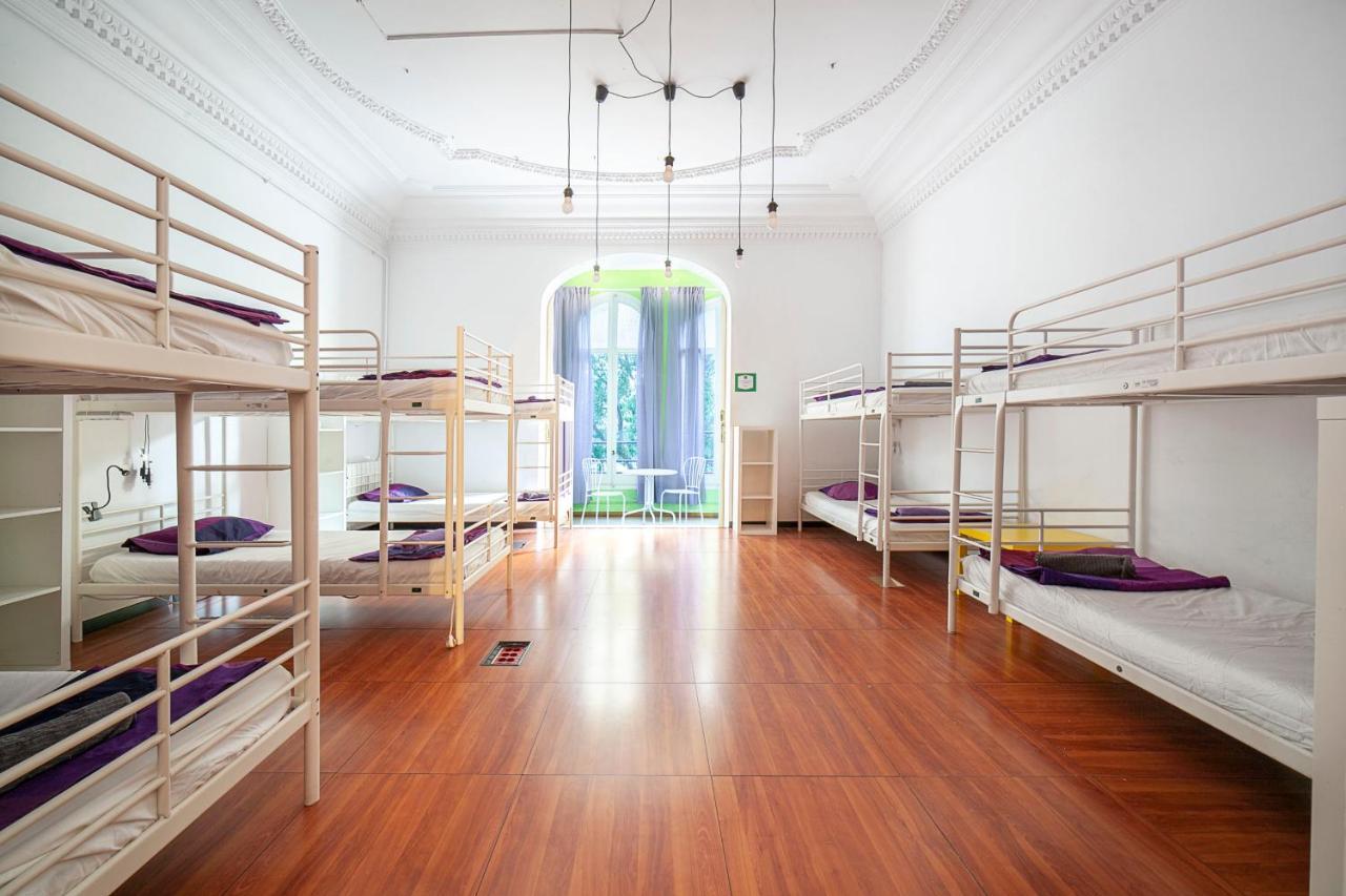 Fabrizzios Terrace Hostel Барселона Екстериор снимка