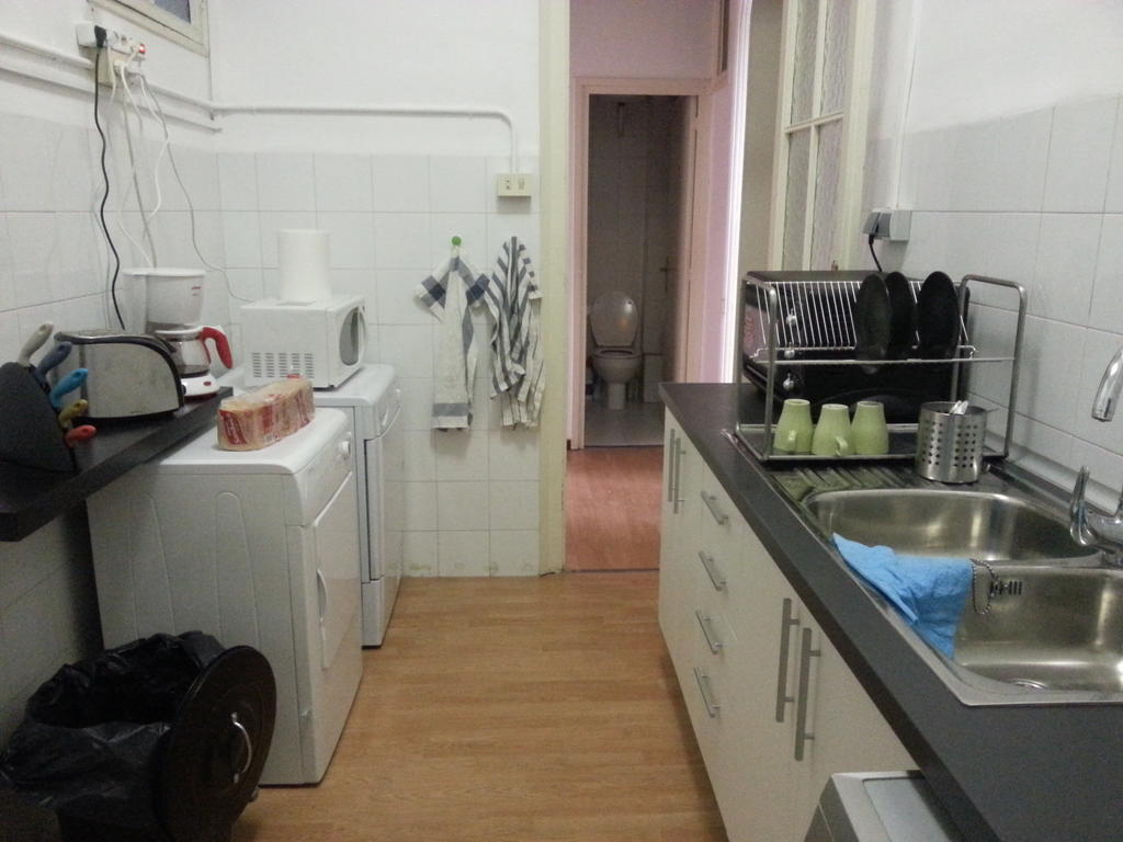 Fabrizzios Terrace Hostel Барселона Екстериор снимка