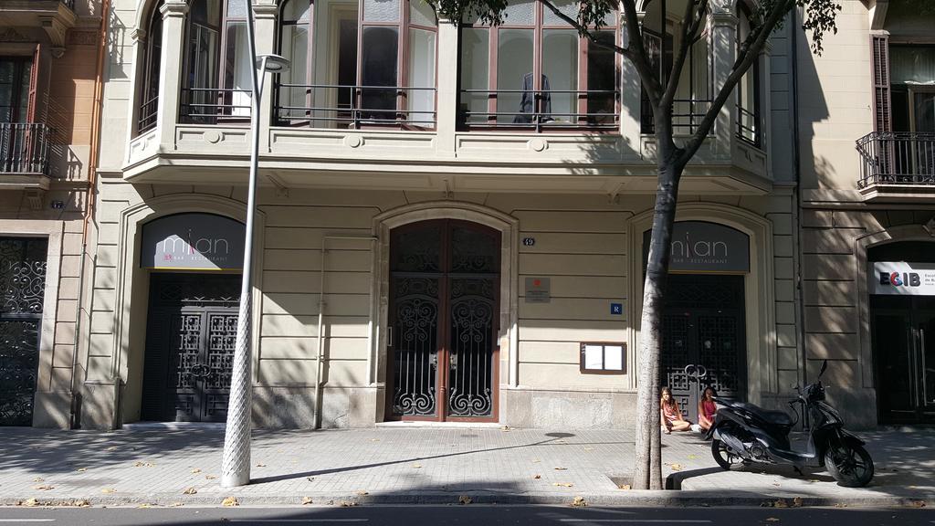 Fabrizzios Terrace Hostel Барселона Екстериор снимка