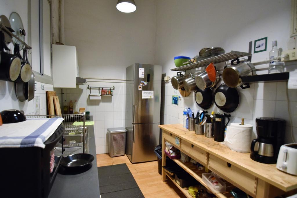 Fabrizzios Terrace Hostel Барселона Екстериор снимка